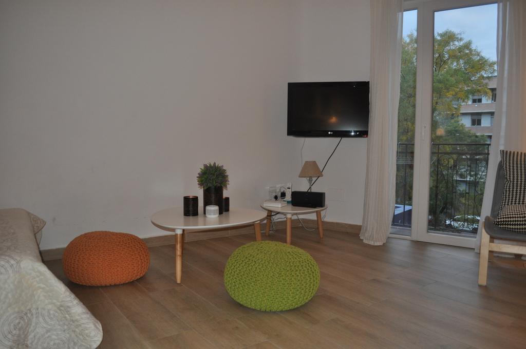 Apartmán Ronda De Segovia Madrid Exteriér fotografie