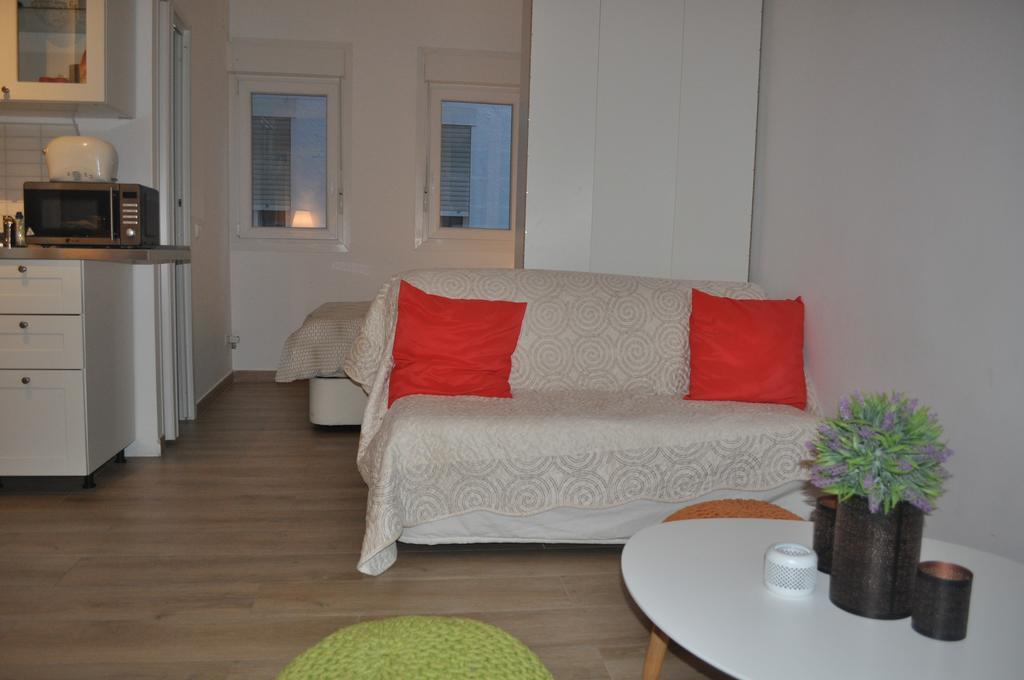 Apartmán Ronda De Segovia Madrid Exteriér fotografie