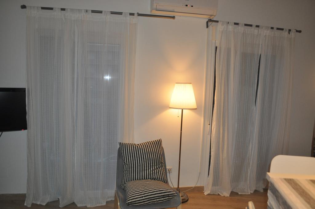 Apartmán Ronda De Segovia Madrid Exteriér fotografie