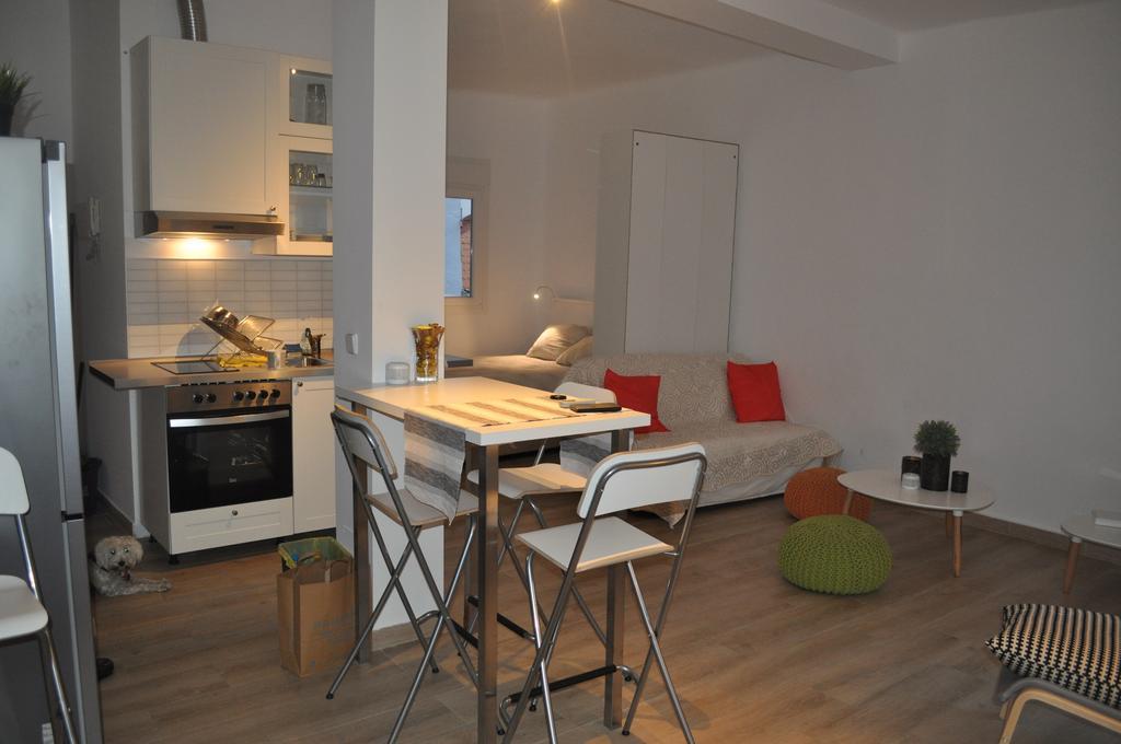Apartmán Ronda De Segovia Madrid Exteriér fotografie