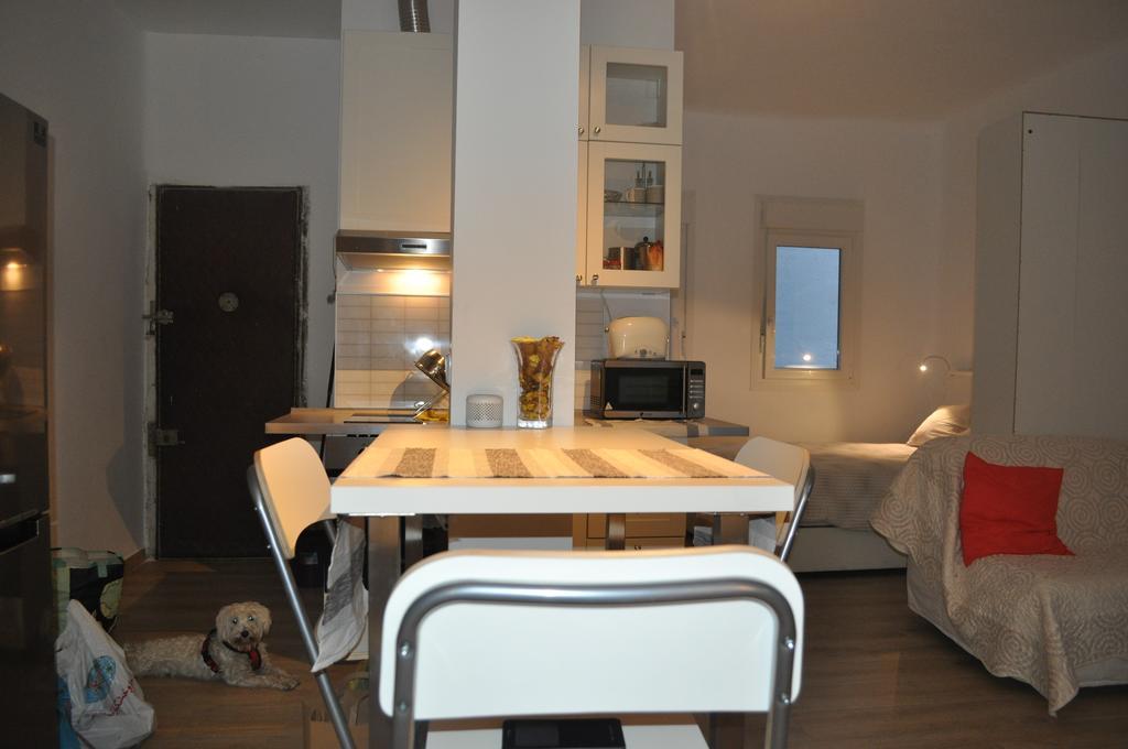 Apartmán Ronda De Segovia Madrid Exteriér fotografie