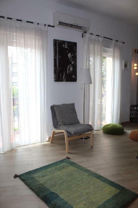 Apartmán Ronda De Segovia Madrid Exteriér fotografie